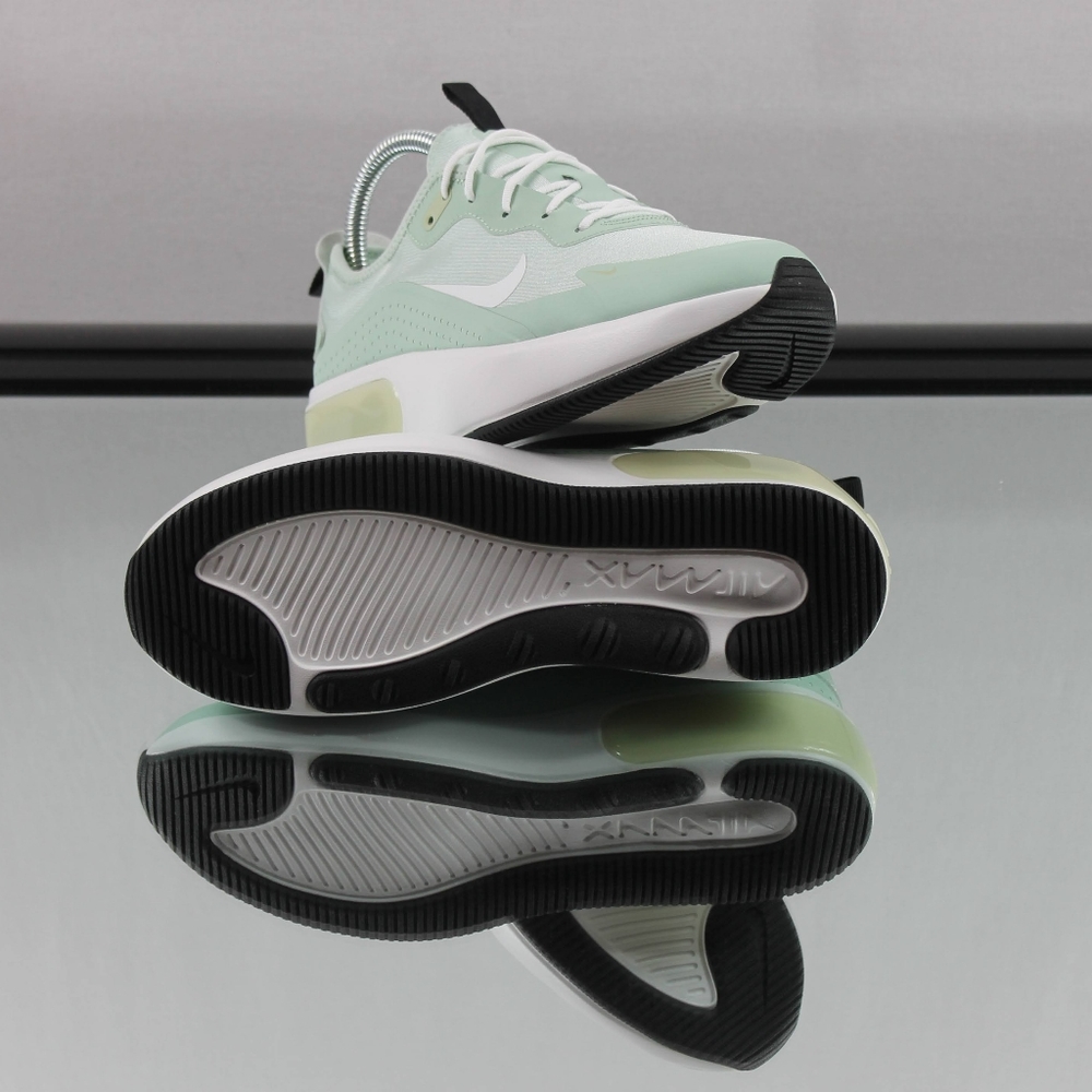 SOLD. Nike Air Max Dia'